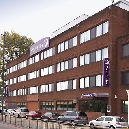 Premier Inn London Hanger Lane Exterior photo