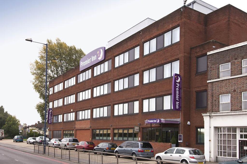 Premier Inn London Hanger Lane Exterior photo